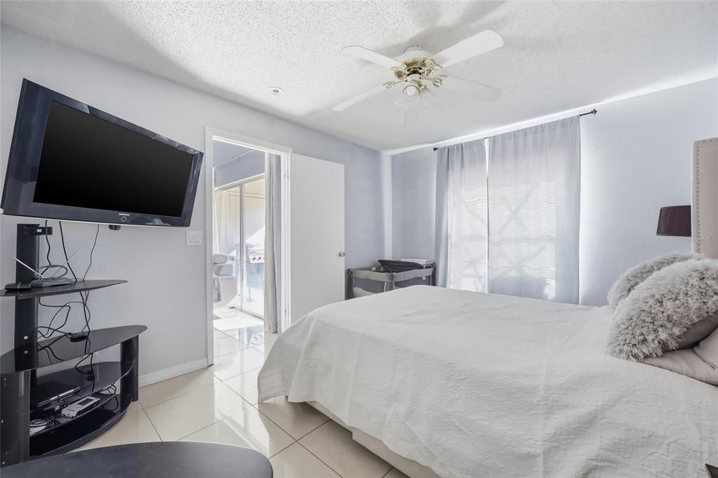 待售: $265,000 (3 贝兹, 2 浴室, 1370 平方英尺)