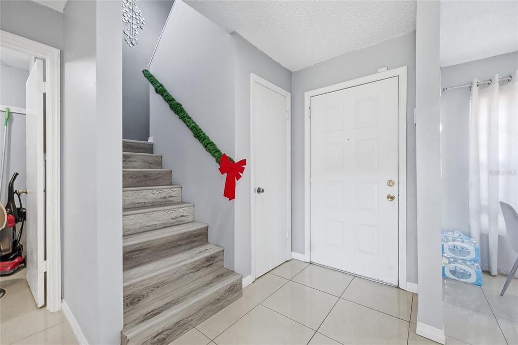 待售: $265,000 (3 贝兹, 2 浴室, 1370 平方英尺)