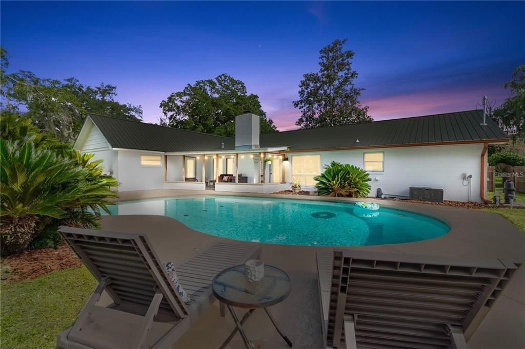 For Rent: $2,800 (3 beds, 2 baths, 2010 Square Feet)