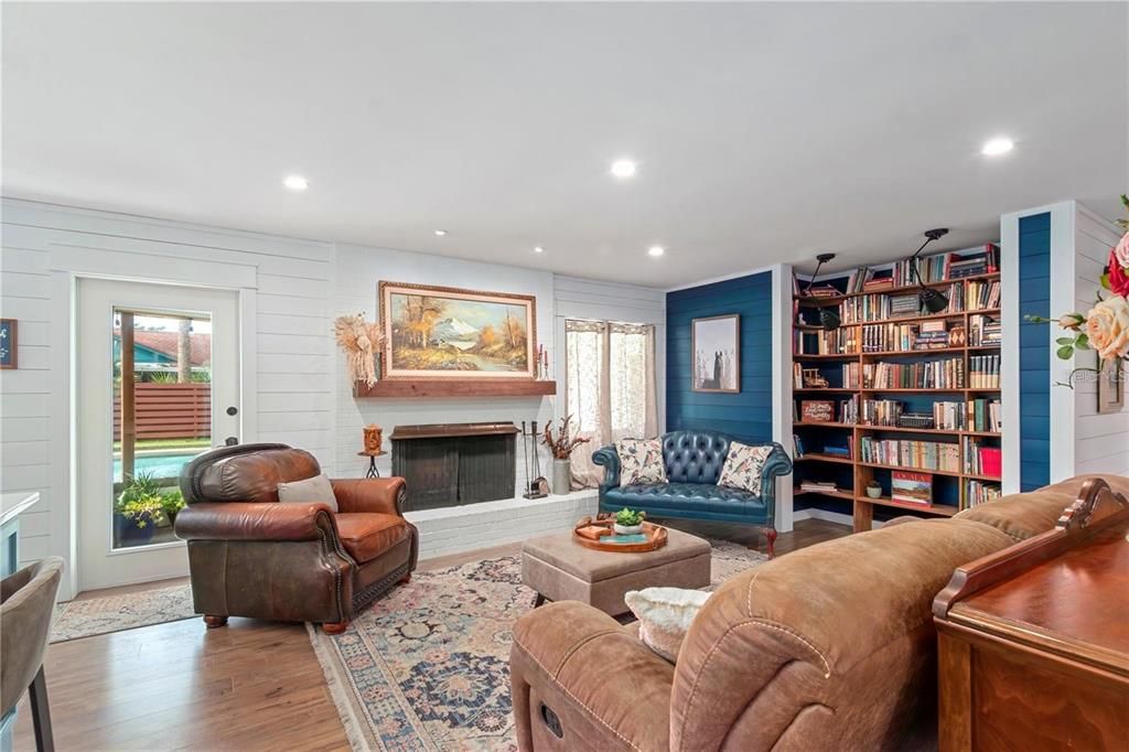 For Rent: $2,800 (3 beds, 2 baths, 2010 Square Feet)