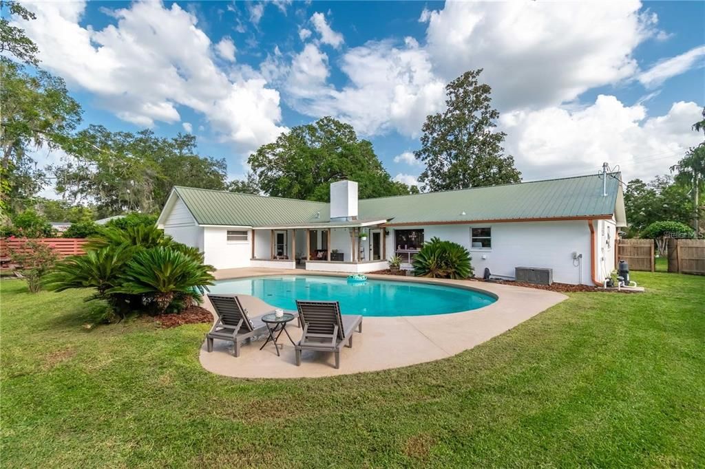 For Rent: $2,800 (3 beds, 2 baths, 2010 Square Feet)