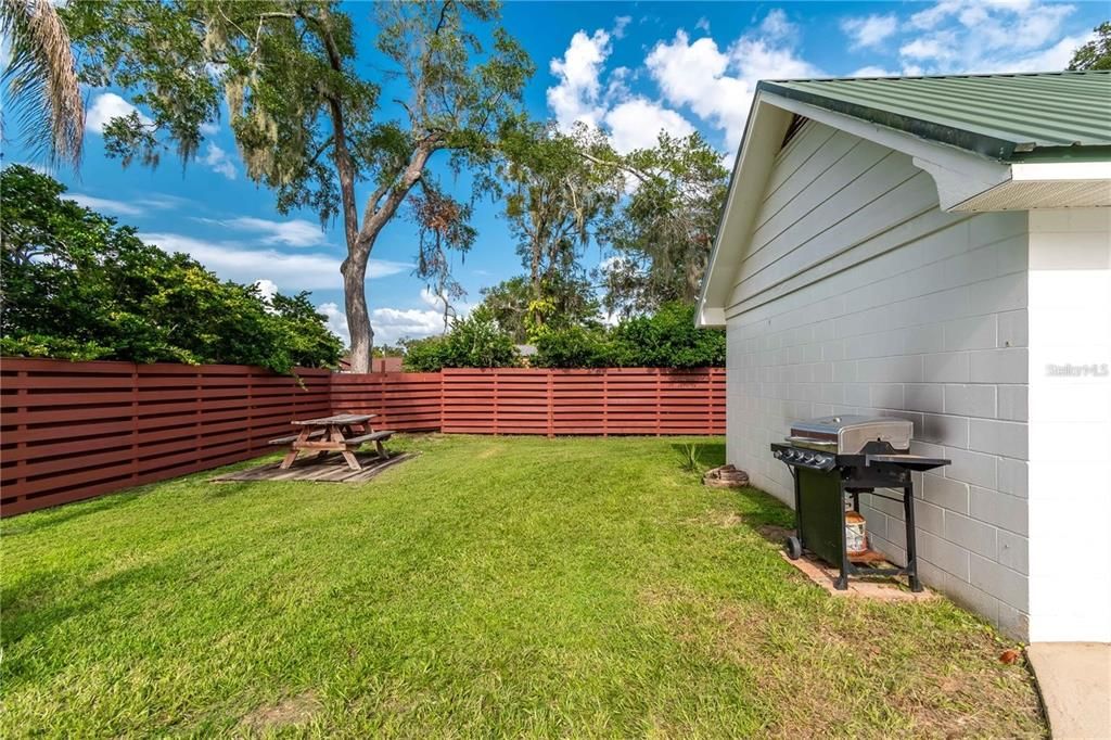 For Rent: $2,800 (3 beds, 2 baths, 2010 Square Feet)