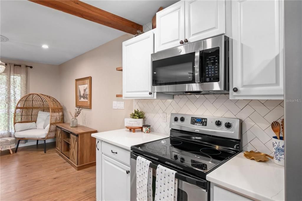 For Rent: $2,800 (3 beds, 2 baths, 2010 Square Feet)