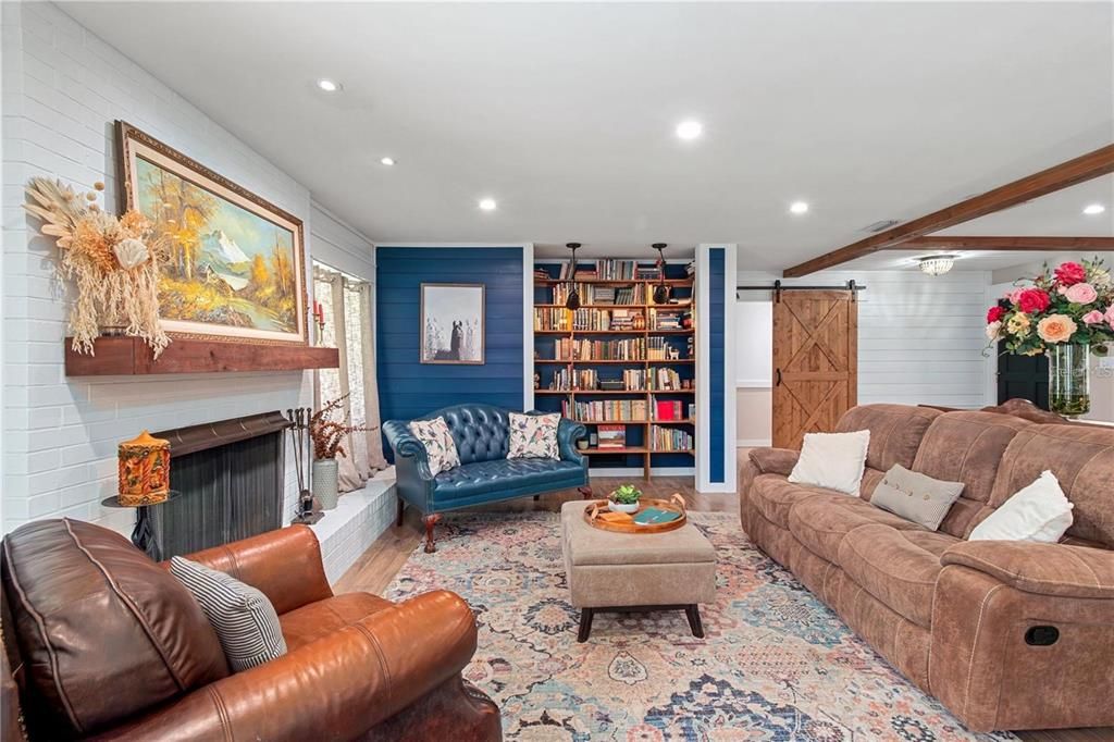 For Rent: $2,800 (3 beds, 2 baths, 2010 Square Feet)