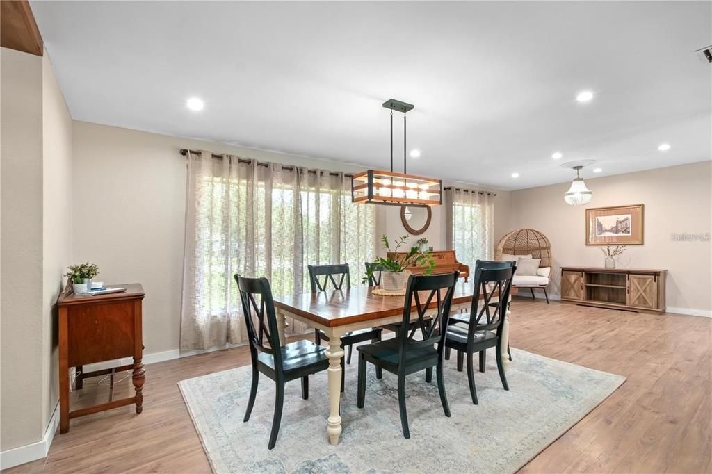 For Rent: $2,800 (3 beds, 2 baths, 2010 Square Feet)