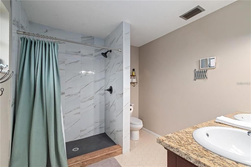 For Rent: $2,800 (3 beds, 2 baths, 2010 Square Feet)