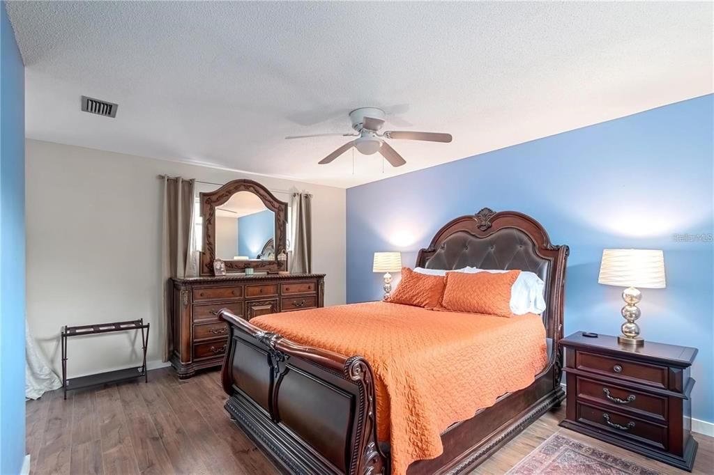 For Rent: $2,800 (3 beds, 2 baths, 2010 Square Feet)