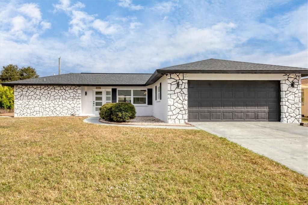 For Sale: $369,000 (3 beds, 2 baths, 1638 Square Feet)