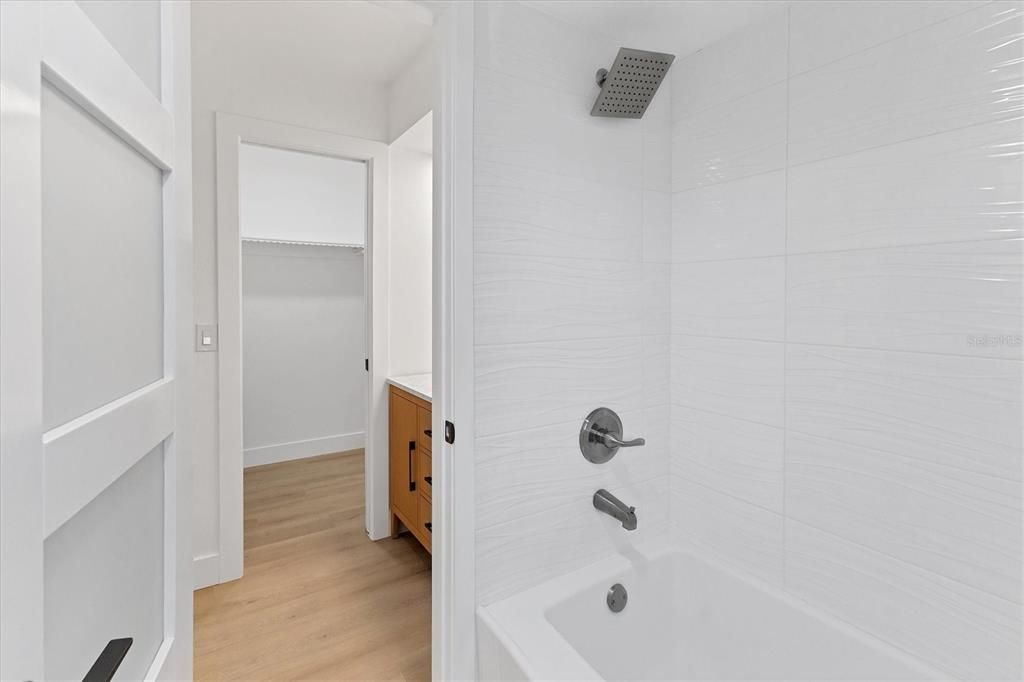 For Sale: $369,000 (3 beds, 2 baths, 1638 Square Feet)