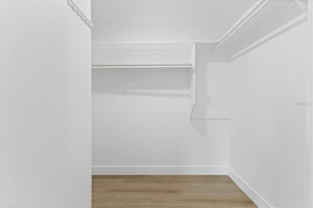 For Sale: $369,000 (3 beds, 2 baths, 1638 Square Feet)