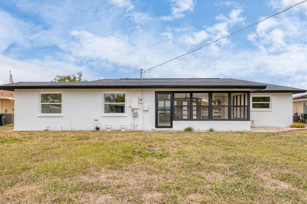 For Sale: $369,000 (3 beds, 2 baths, 1638 Square Feet)