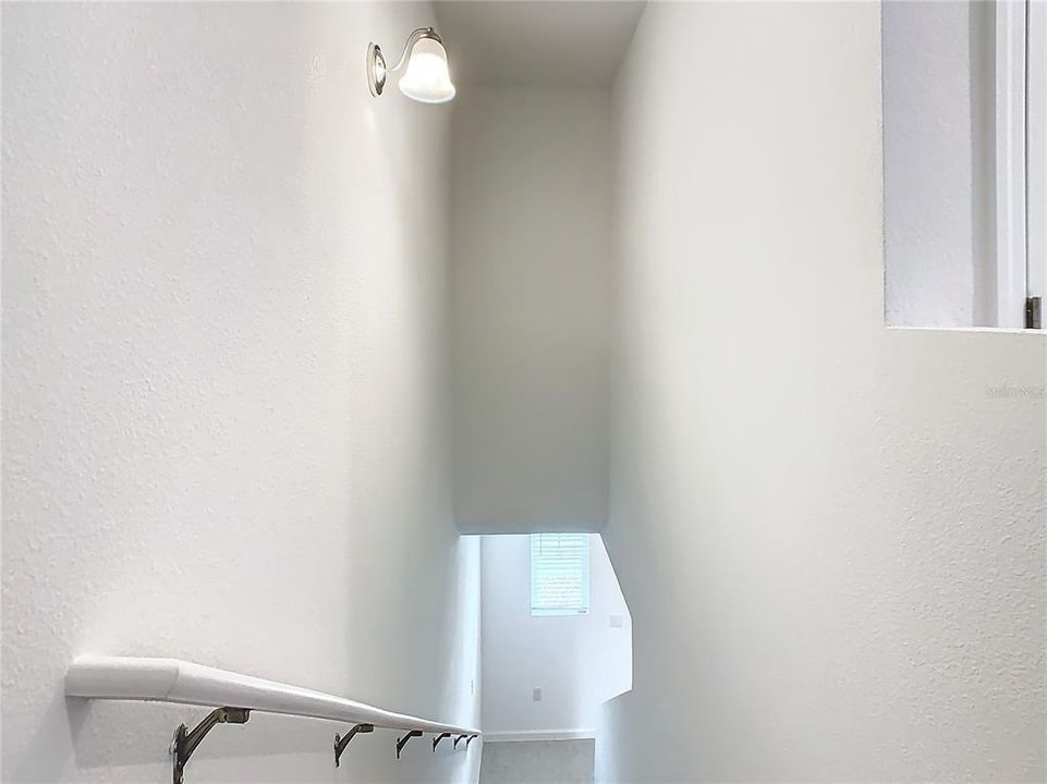 For Rent: $2,000 (3 beds, 2 baths, 1422 Square Feet)