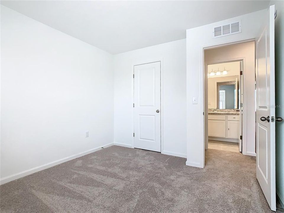 For Rent: $2,000 (3 beds, 2 baths, 1422 Square Feet)