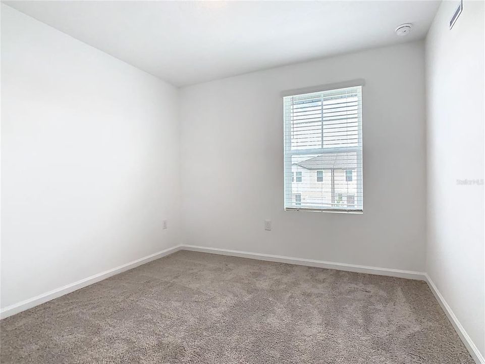 For Rent: $2,000 (3 beds, 2 baths, 1422 Square Feet)