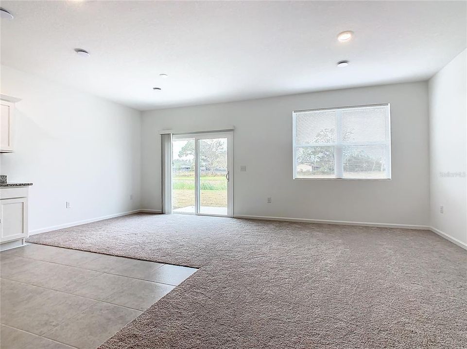 For Rent: $2,000 (3 beds, 2 baths, 1422 Square Feet)