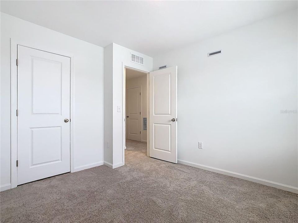 For Rent: $2,000 (3 beds, 2 baths, 1422 Square Feet)