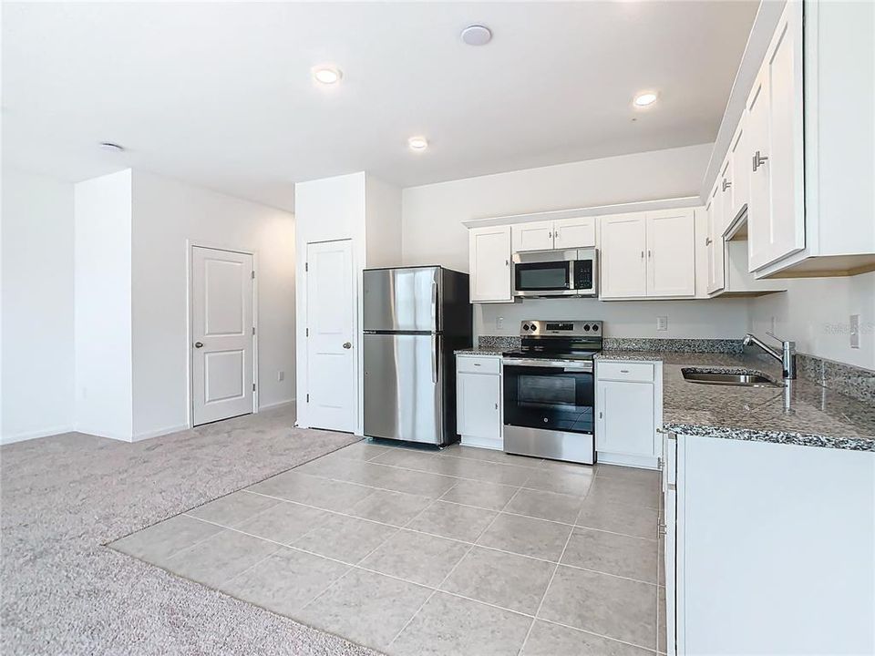 For Rent: $2,000 (3 beds, 2 baths, 1422 Square Feet)