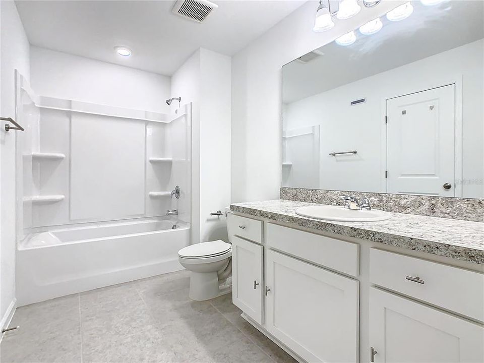 For Rent: $2,000 (3 beds, 2 baths, 1422 Square Feet)