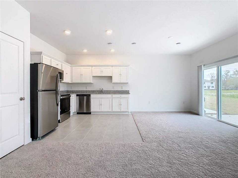 For Rent: $2,000 (3 beds, 2 baths, 1422 Square Feet)