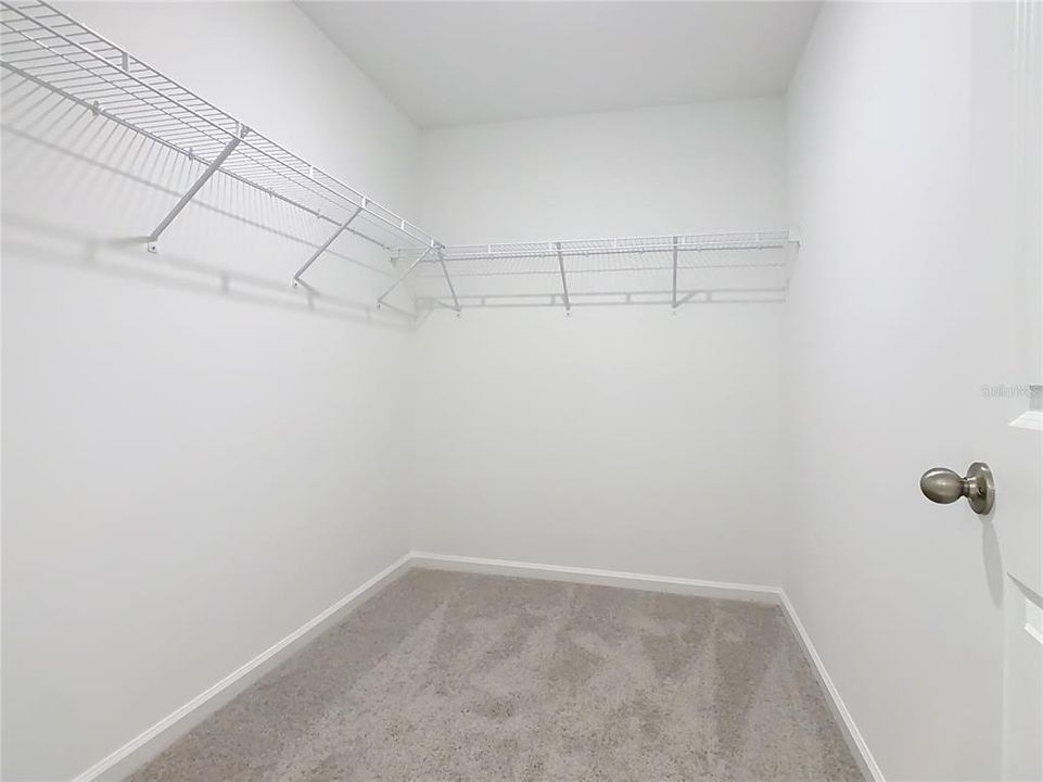 For Rent: $2,000 (3 beds, 2 baths, 1422 Square Feet)