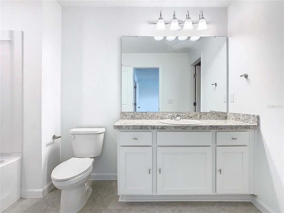 For Rent: $2,000 (3 beds, 2 baths, 1422 Square Feet)