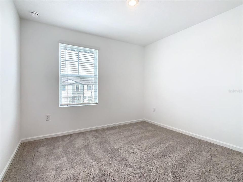 For Rent: $2,000 (3 beds, 2 baths, 1422 Square Feet)