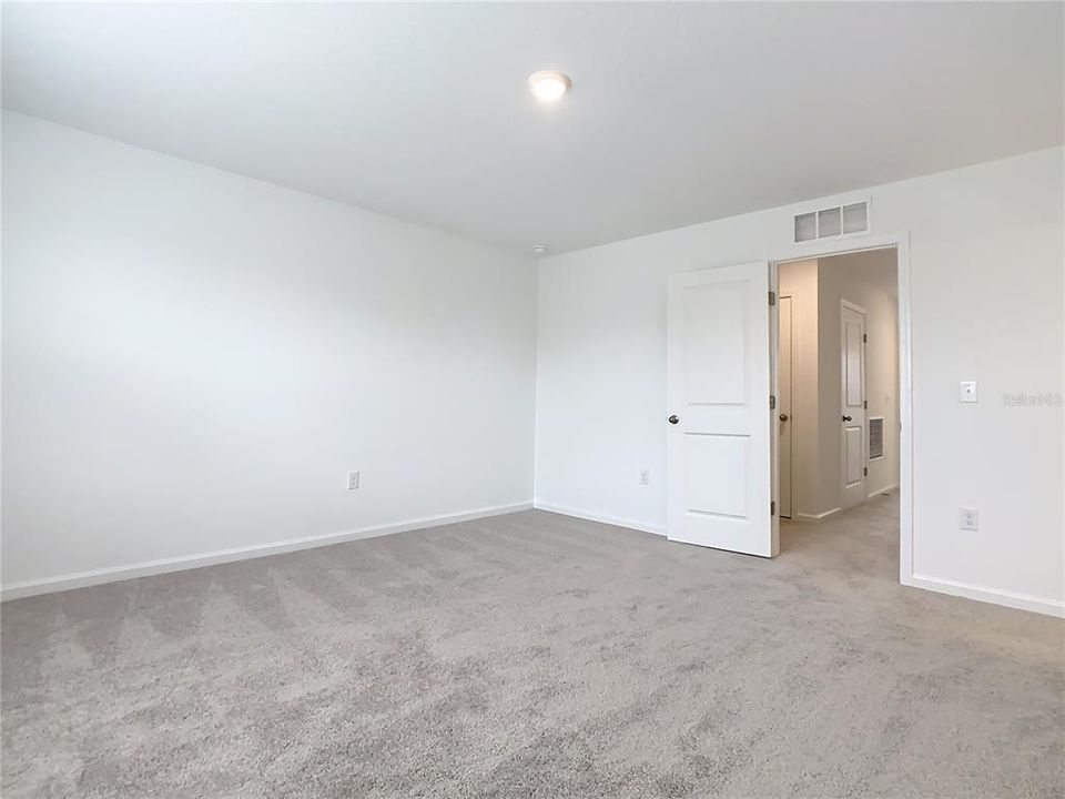 For Rent: $2,000 (3 beds, 2 baths, 1422 Square Feet)