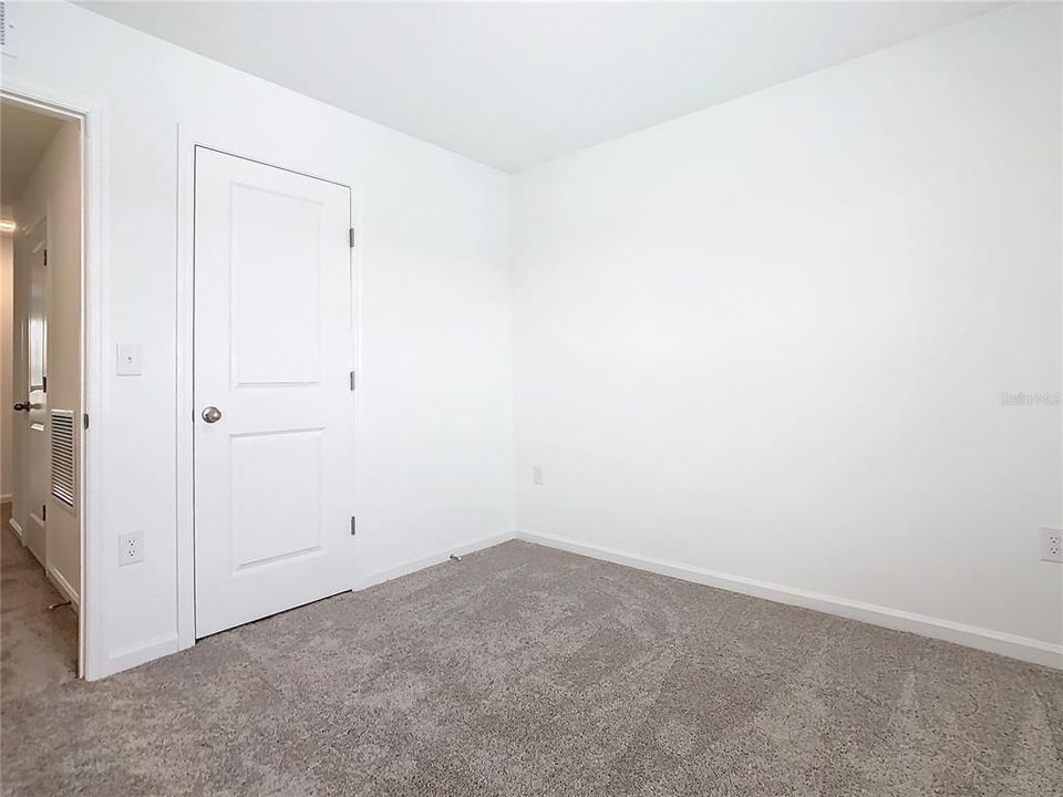 For Rent: $2,000 (3 beds, 2 baths, 1422 Square Feet)