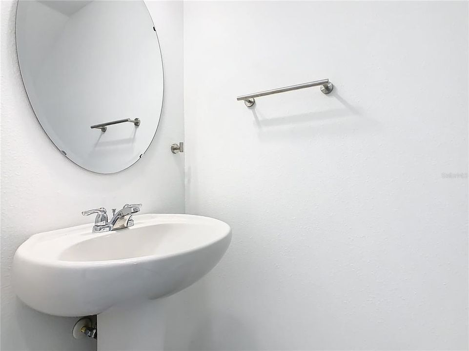 For Rent: $2,000 (3 beds, 2 baths, 1422 Square Feet)