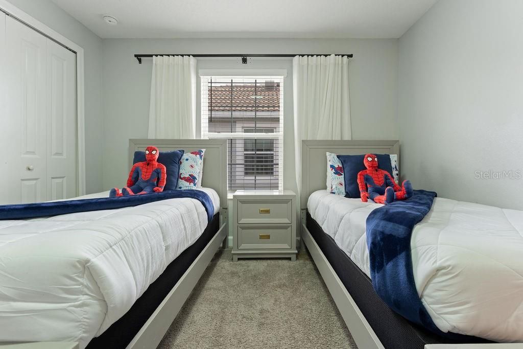 出租: $3,200 (5 贝兹, 4 浴室, 2168 平方英尺)