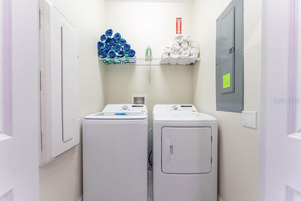 出租: $3,200 (5 贝兹, 4 浴室, 2168 平方英尺)