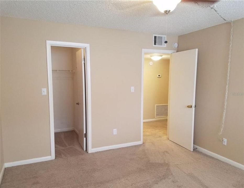 For Sale: $139,900 (1 beds, 1 baths, 847 Square Feet)