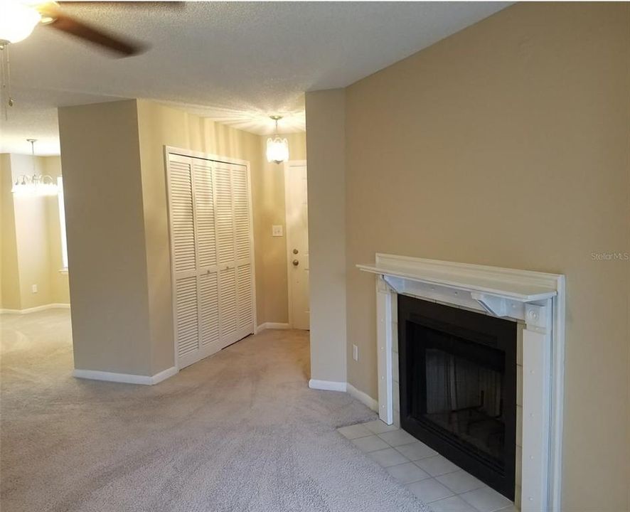 For Sale: $139,900 (1 beds, 1 baths, 847 Square Feet)