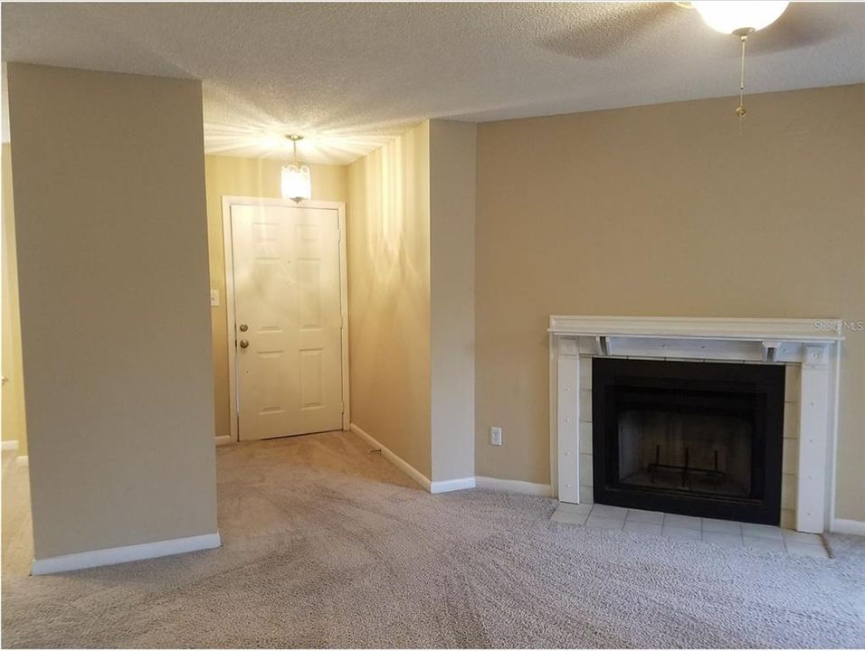 For Sale: $139,900 (1 beds, 1 baths, 847 Square Feet)