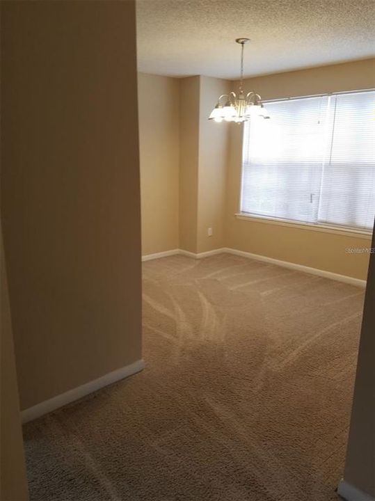 For Sale: $139,900 (1 beds, 1 baths, 847 Square Feet)