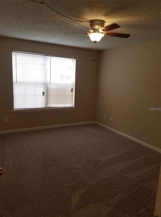 For Sale: $139,900 (1 beds, 1 baths, 847 Square Feet)