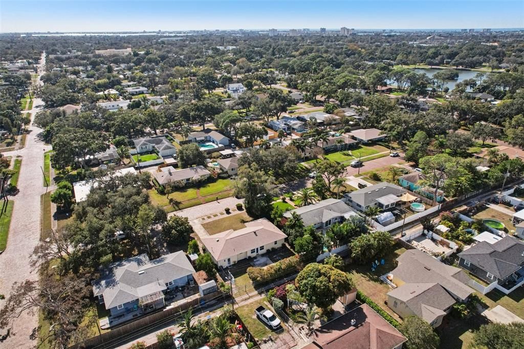 На продажу: $425,000 (2 спален, 2 ванн, 1282 Квадратных фут)