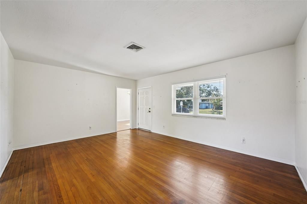 На продажу: $425,000 (2 спален, 2 ванн, 1282 Квадратных фут)