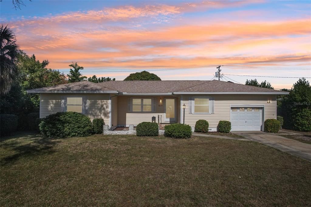 На продажу: $425,000 (2 спален, 2 ванн, 1282 Квадратных фут)