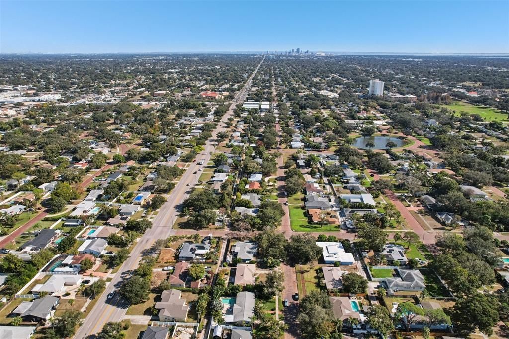 На продажу: $425,000 (2 спален, 2 ванн, 1282 Квадратных фут)