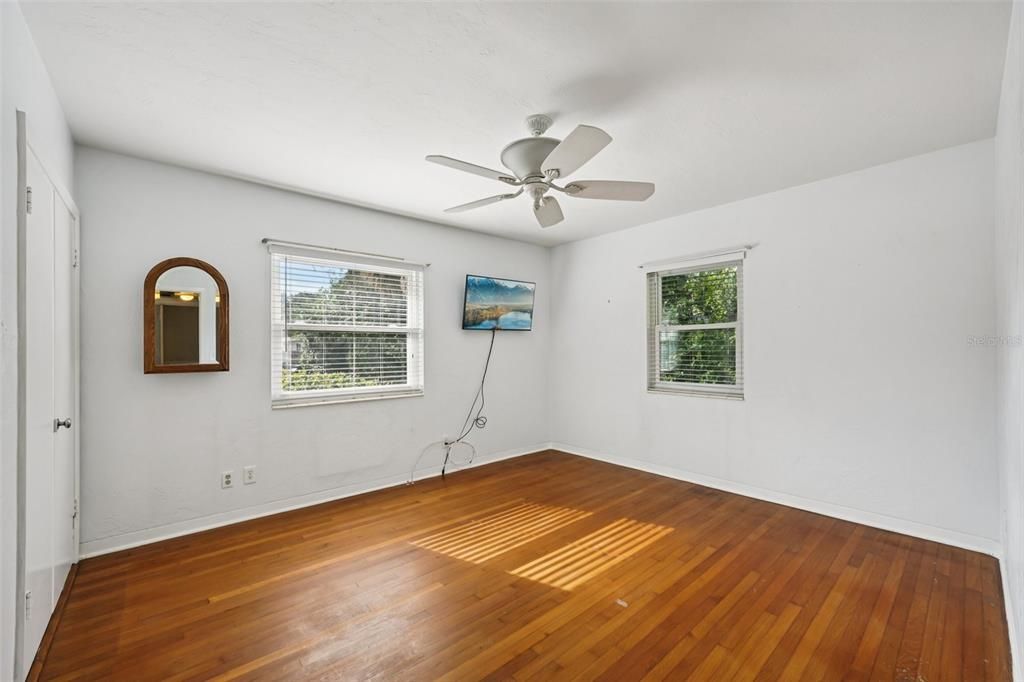 На продажу: $425,000 (2 спален, 2 ванн, 1282 Квадратных фут)