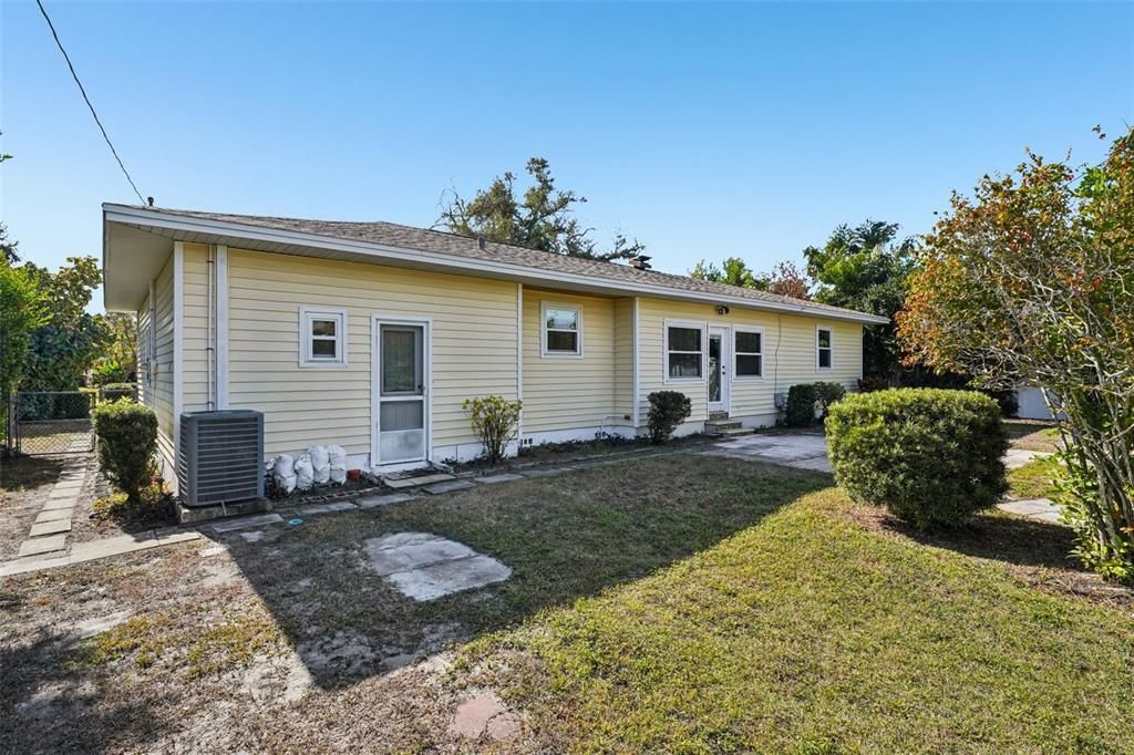 На продажу: $425,000 (2 спален, 2 ванн, 1282 Квадратных фут)