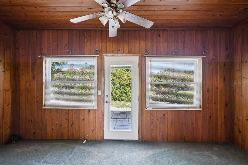 На продажу: $425,000 (2 спален, 2 ванн, 1282 Квадратных фут)