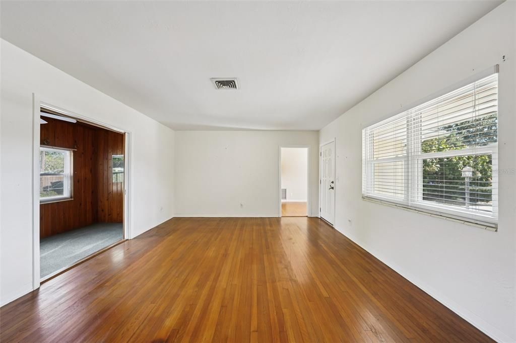 На продажу: $425,000 (2 спален, 2 ванн, 1282 Квадратных фут)