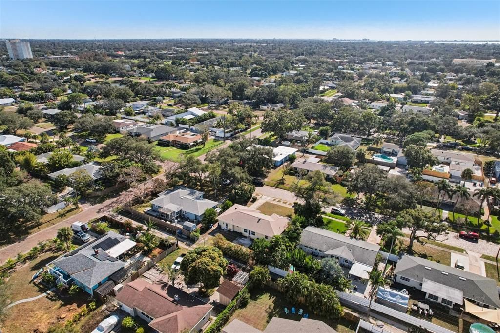 На продажу: $425,000 (2 спален, 2 ванн, 1282 Квадратных фут)