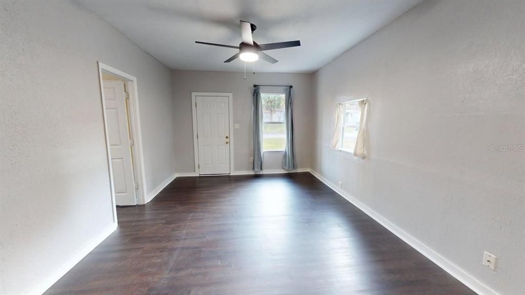 For Rent: $1,800 (3 beds, 2 baths, 1346 Square Feet)