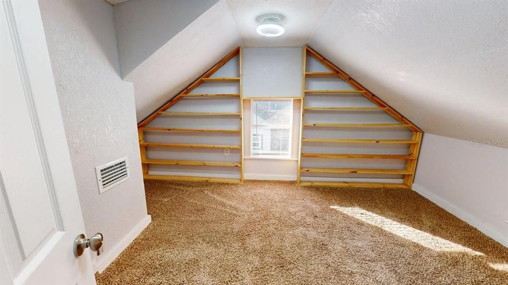 For Rent: $1,800 (3 beds, 2 baths, 1346 Square Feet)