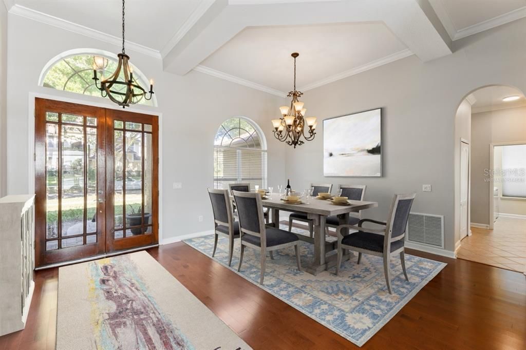 En Venta: $799,900 (3 camas, 3 baños, 2432 Pies cuadrados)