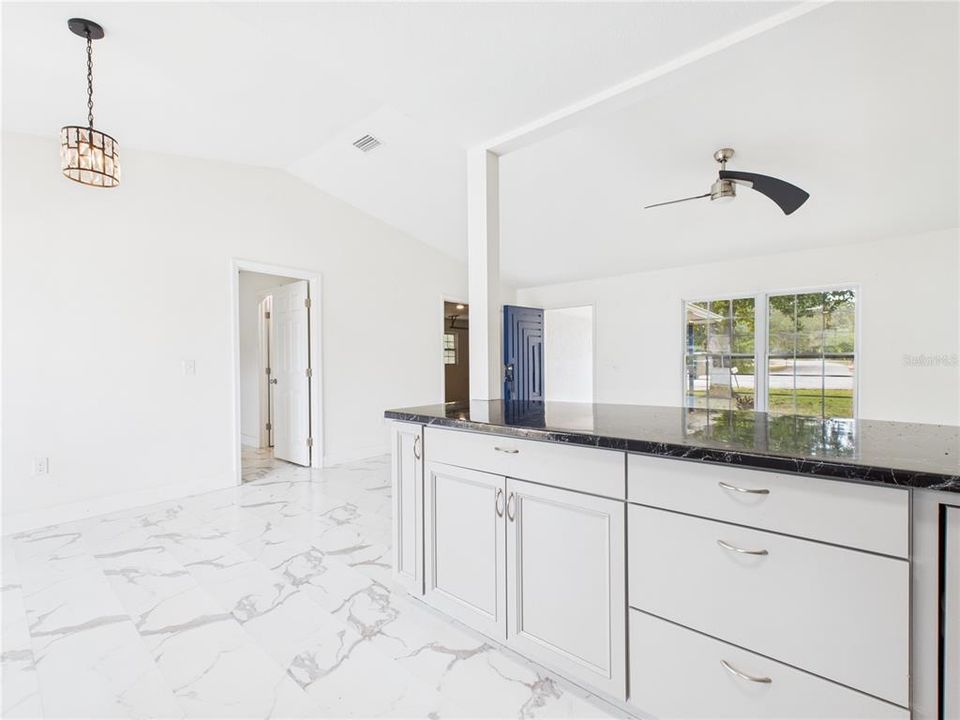 For Sale: $244,900 (3 beds, 2 baths, 1184 Square Feet)