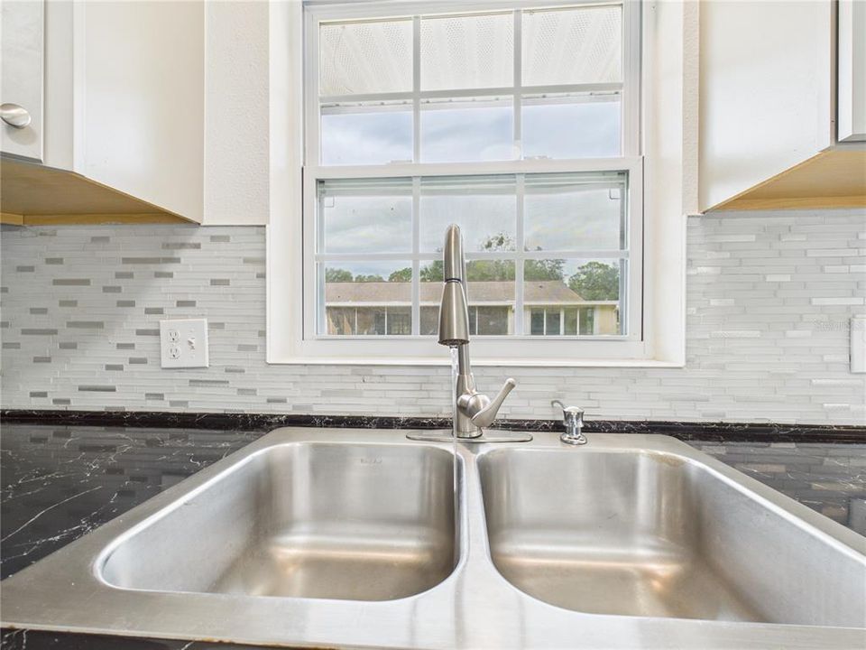 For Sale: $244,900 (3 beds, 2 baths, 1184 Square Feet)